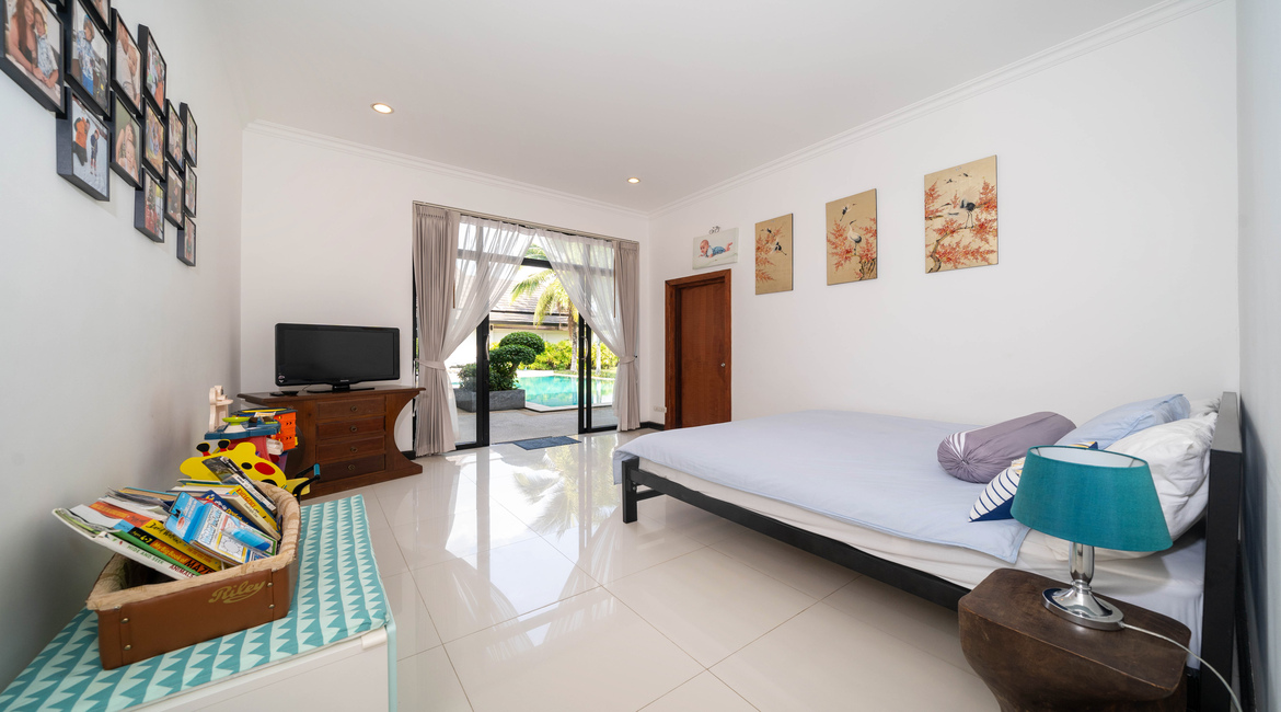 Bua Sawan Villa 4 Bedrooms for Sale