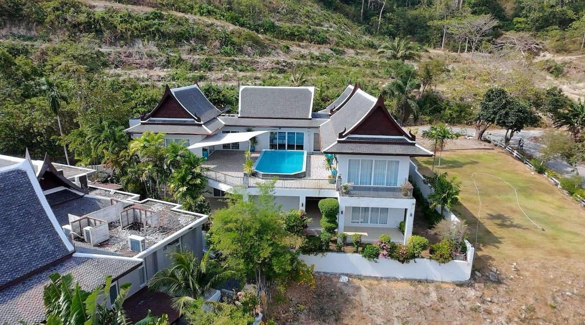 Sea View Villa in Patong 4 Bedrooms