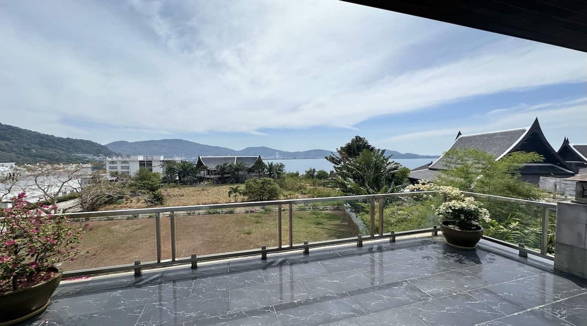 Sea View Villa in Patong 4 Bedrooms