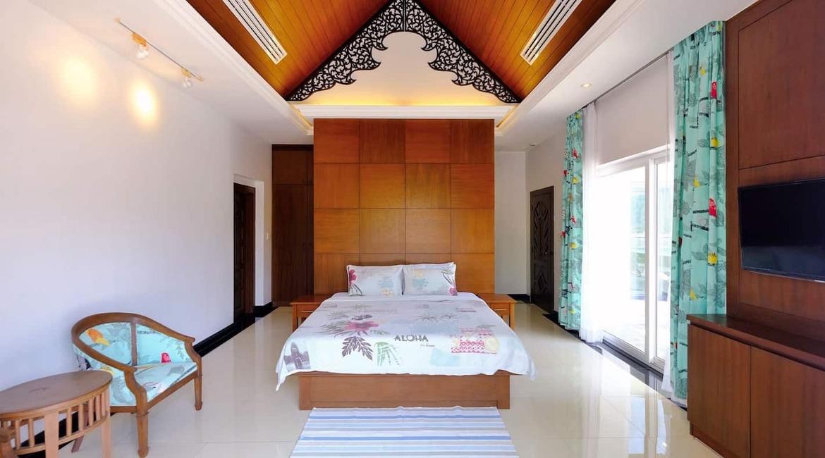 Sea View Villa in Patong 4 Bedrooms