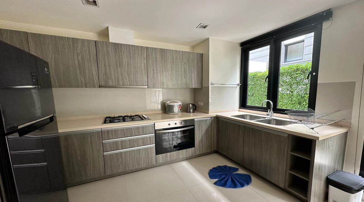 Laguna Park 65/102 – 5 Bedrooms