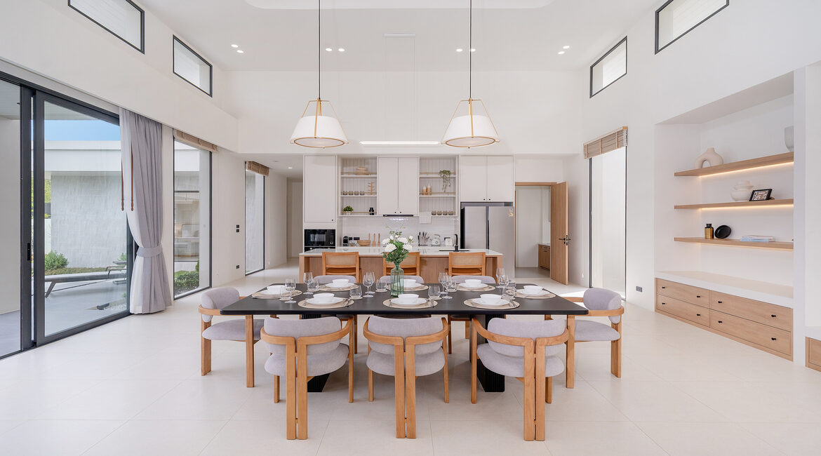 Luxury 4-Bedroom Pool Villa in Bangtao